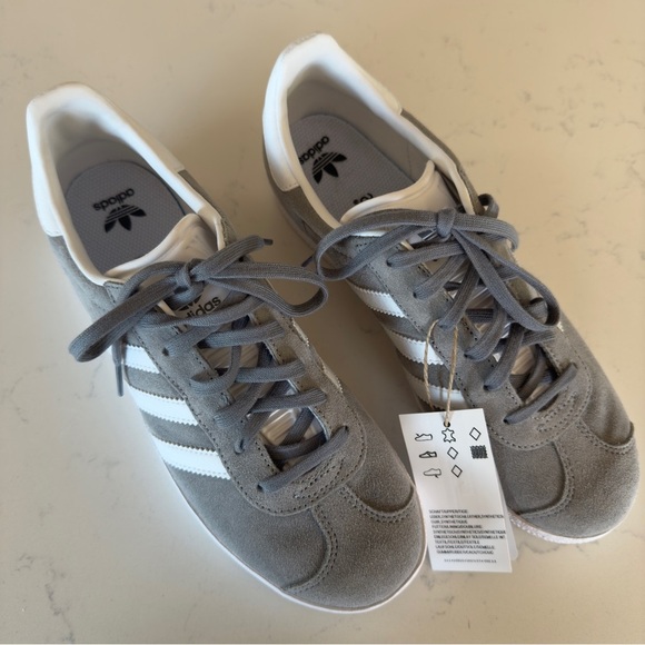 Adidas Gazelle in Gray NWT youth Size: 7